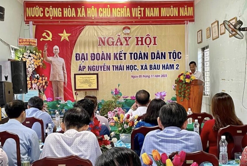 Description: C:\Users\Admin\Desktop\z4851452674442_8ba8d82b401c2b19ae3486655b8201a3.jpg