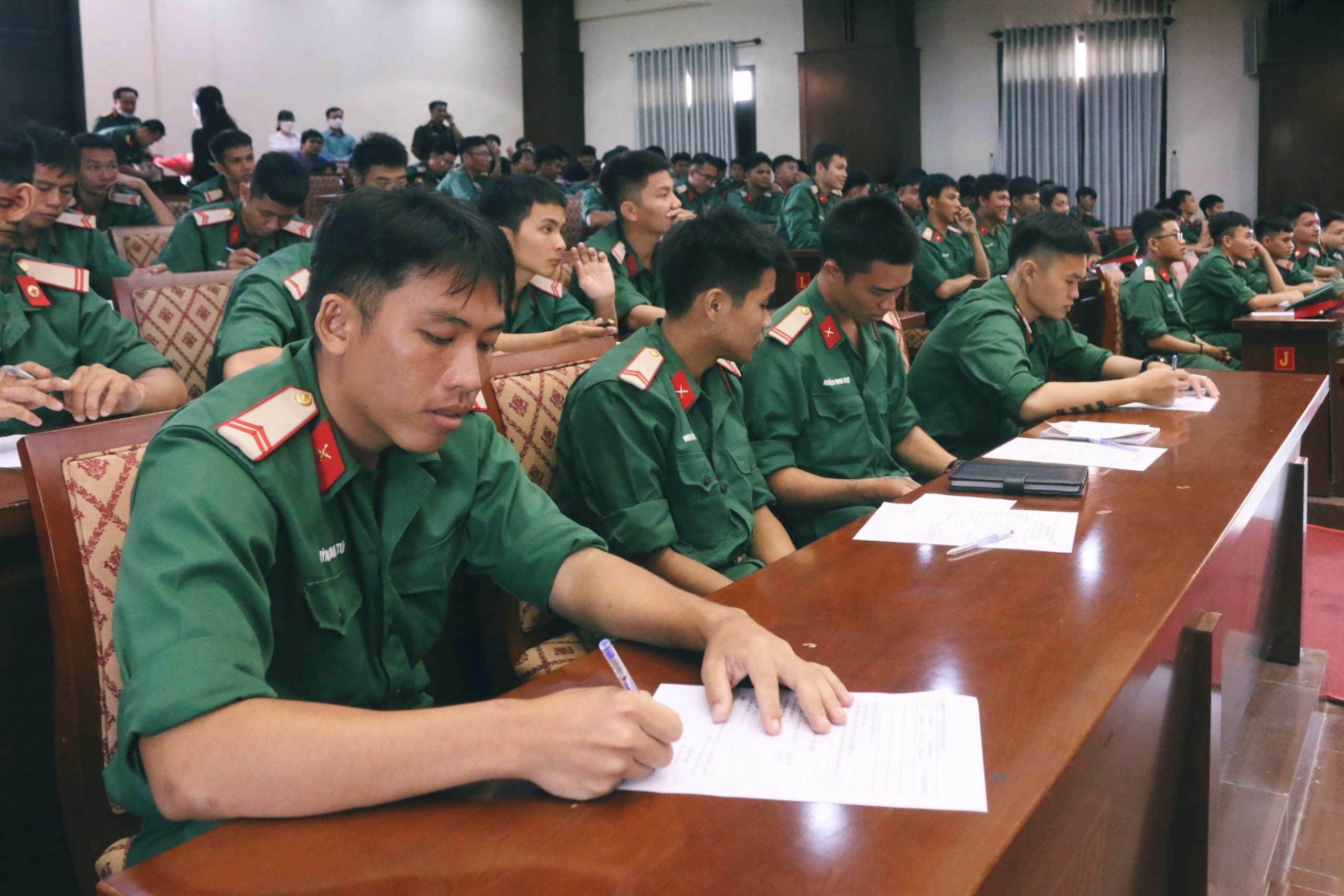 Thiếu tướng Phan Văn Xựng: 'Bộ đội xuất ngũ với tinh thần kỷ luật sắt ...