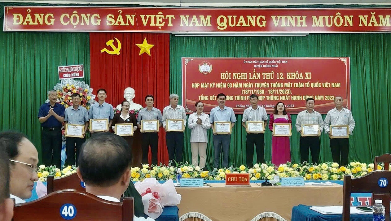 Description: C:\Users\Admin\Desktop\z4888106703112_61c3a23e8bfa2d73d3019bd2731228ea.jpg