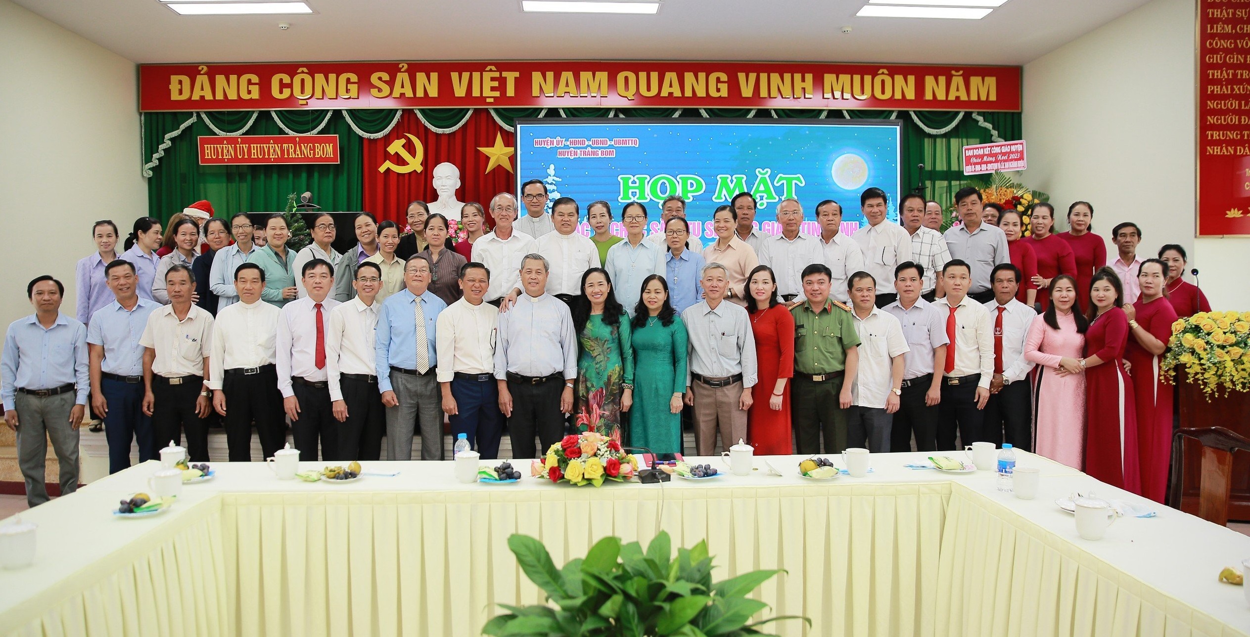 Description: D:\Luu hinh anh\c Qu 1.jpg