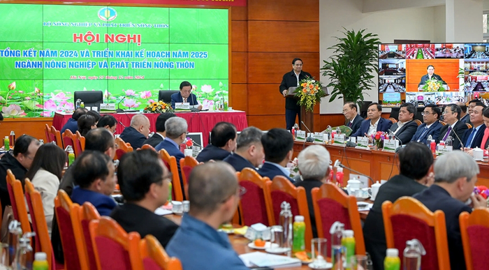 Thủ tướng Phạm Minh Chính phát biểu chỉ đạo hội nghị tại điểm cầu Hà Nội.