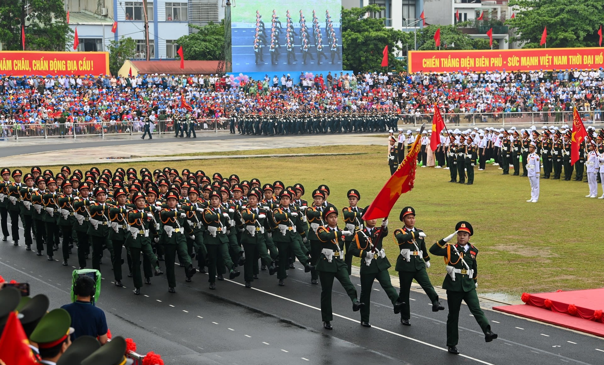 https://special.nhandan.vn/Quan-doi-Viet-Nam-niem-tu-hao-dan-toc/assets/7LN4ZQuhdd/dieu-binh-dieu-hanh-ky-niem-70-nam-chien-thang-dien-bien-phu-1920x1280.jpg