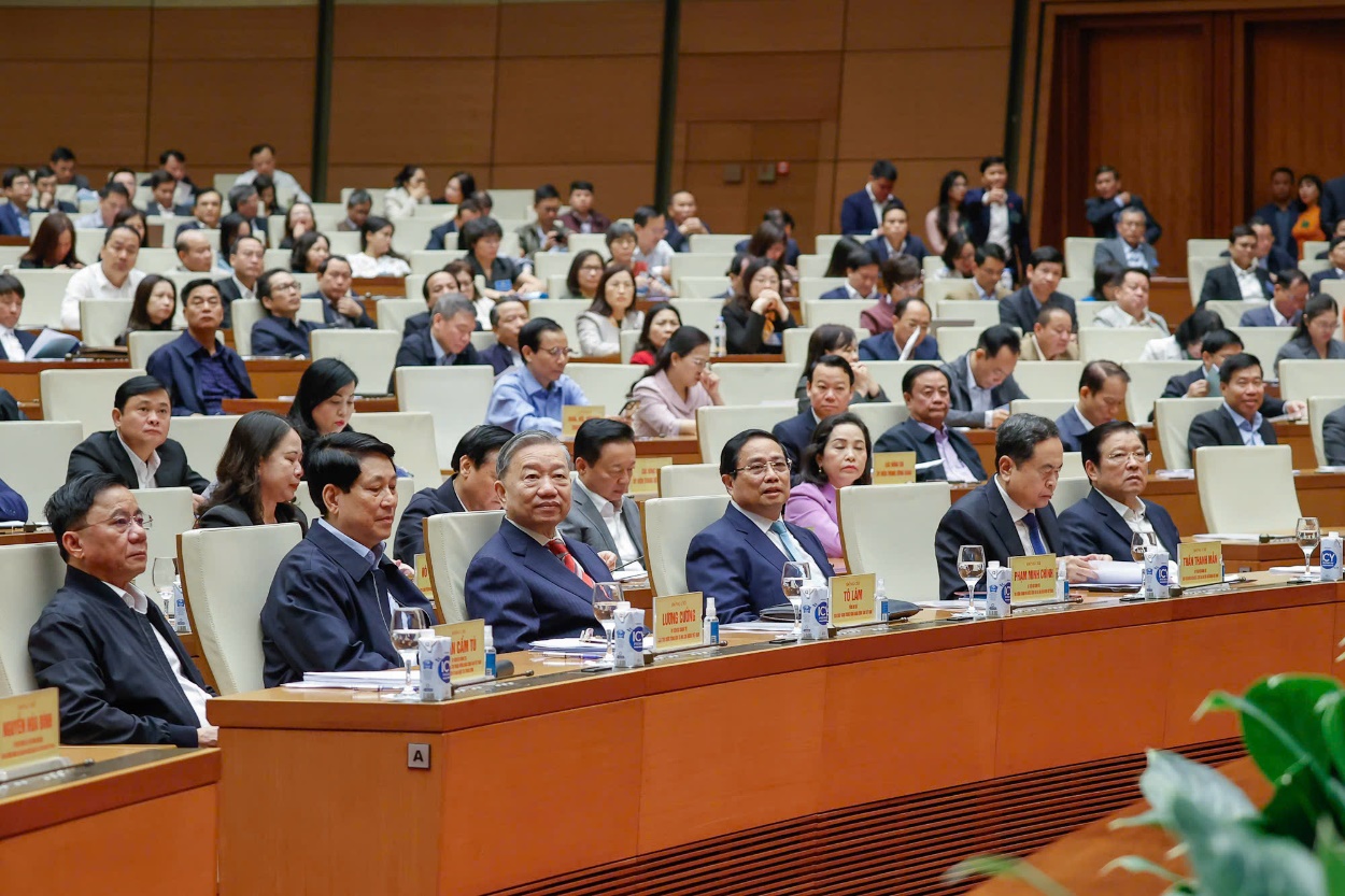 https://quochoi.vn/content/tintuc/New2024/hoangquynh/011220240850-z6085799788227_1df7f46591e2c8f46d45726e89da5ba7.jpg