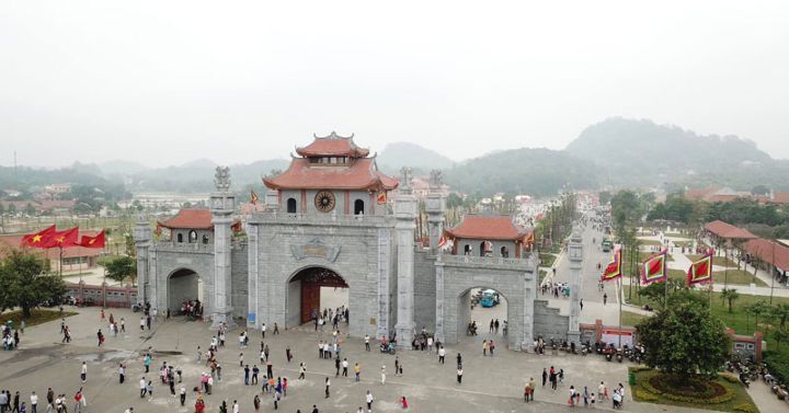 Hình ảnh giới thiệu về khu di tích lịch sử Đền Hùng (Phú Thọ)