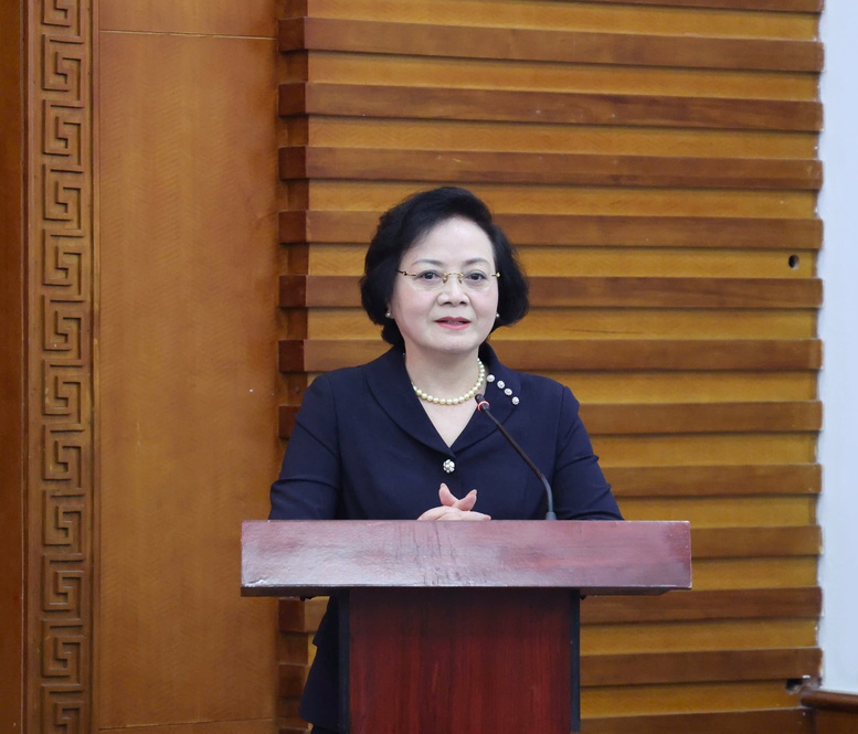 Ph&oacute; Thủ tướng Phạm Thị Thanh Tr&agrave; trao quyết định bổ nhiệm &ocirc;ng Nguyễn Huy Dũng giữ chức Thứ trưởng Bộ VHTT&DL- Ảnh 3.