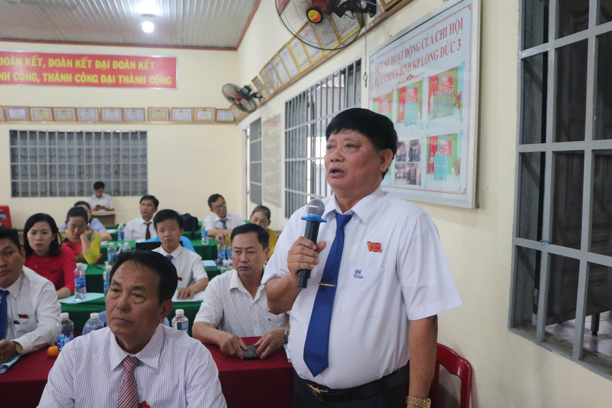 Đại biểu Nguyễn Văn Tuấn chất vấn tại Kỳ họp