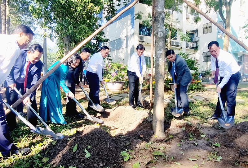 Description: D:\BAO DONG NAI\WEB HUYEN\New folder\13329-2.jpg