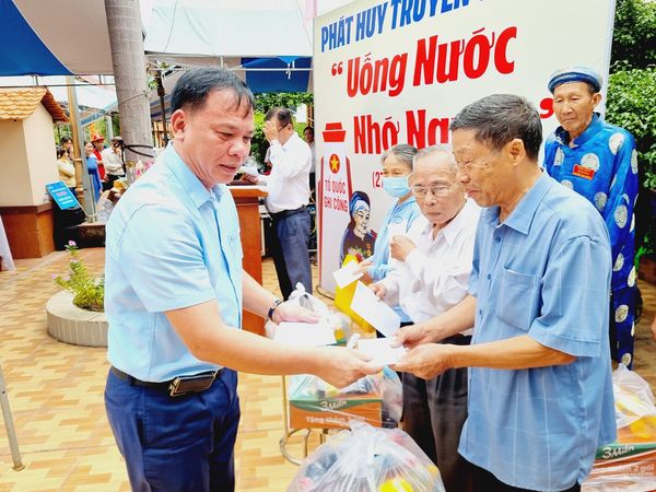 Description: D:\HO SO THANH\DUC THANH\NAM 2024\hinh\453064803_1017171843742794_7375922073360576871_n.jpg