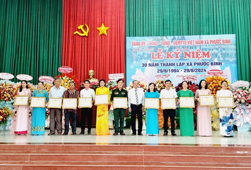 Description: D:\BAO DONG NAI\WEB HUYEN\New folder\12853-6.jpg