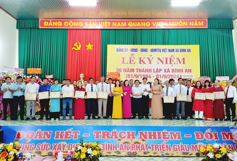 Description: D:\BAO DONG NAI\WEB HUYEN\THANG 10\New folder (4)\13058-4.jpg
