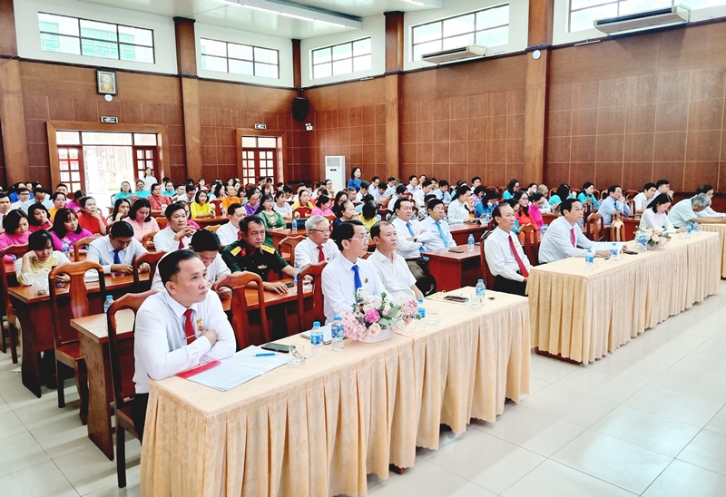 Description: D:\BAO DONG NAI\WEB HUYEN\New folder (8)\14245-3.jpg