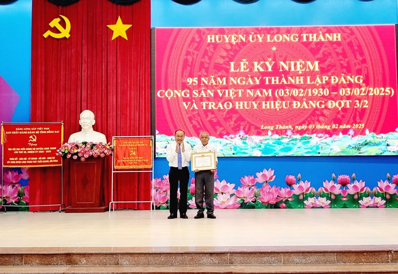 Description: D:\BAO DONG NAI\WEB HUYEN\New folder (3)\14111-2.jpg