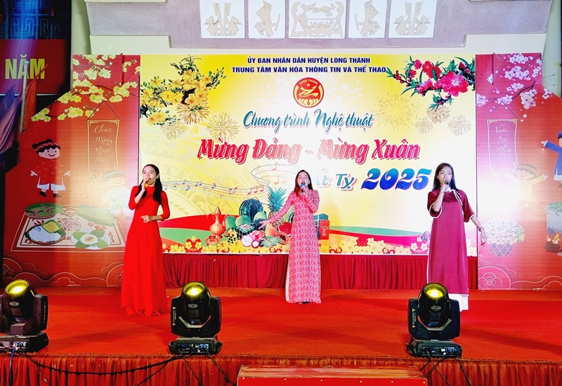 Description: D:\BAO DONG NAI\WEB HUYEN\50 nam van honghe tghuat\14911-1.jpg