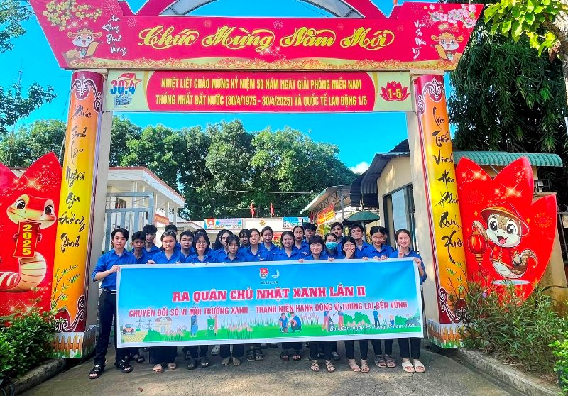 Description: D:\BAO DONG NAI\WEB HUYEN\TO CHUC DAN VAN\1. RA QUAN NGAY CHU NHAT XANH\XANH 1.jpg