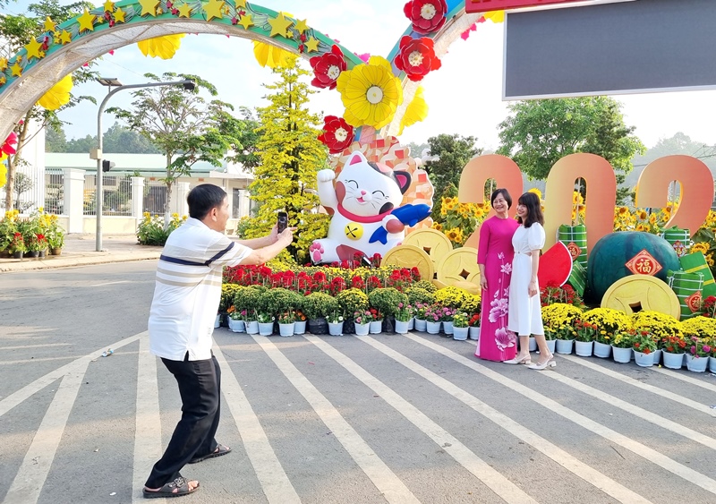 Description: D:\BAO DONG NAI\WEB HUYEN\New folder (5)\BL-03.jpg