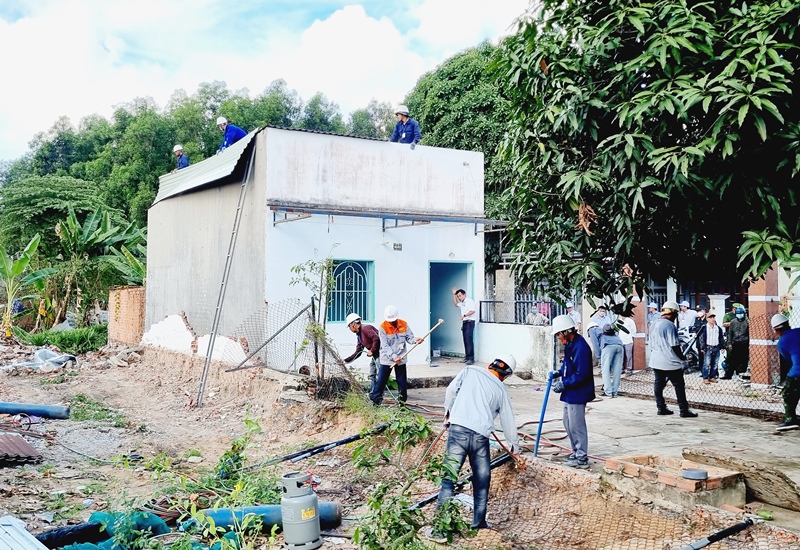 Description: D:\BAO DONG NAI\WEB HUYEN\New folder\14846-2.jpg