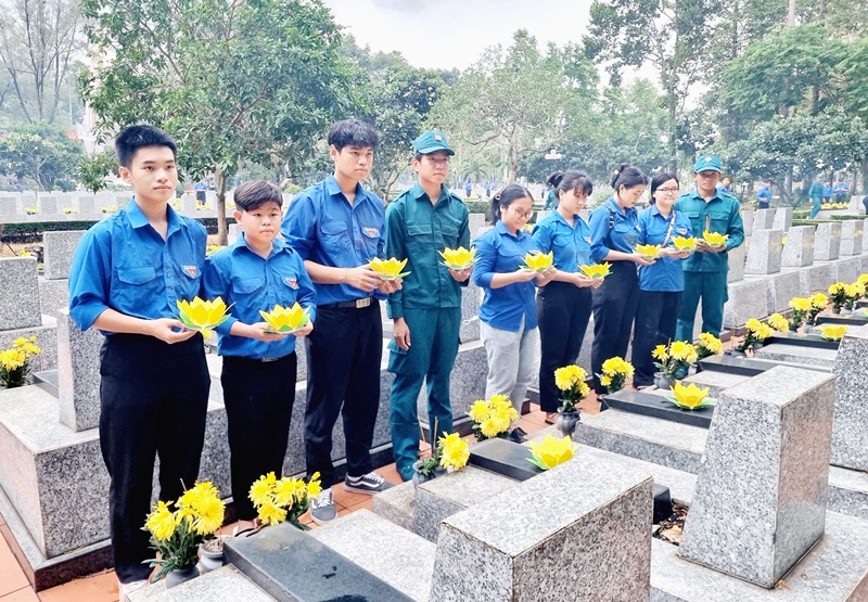 Description: D:\BAO DONG NAI\WEB HUYEN\TO CHUC DOAN THE\New folder (21)\1.jpg