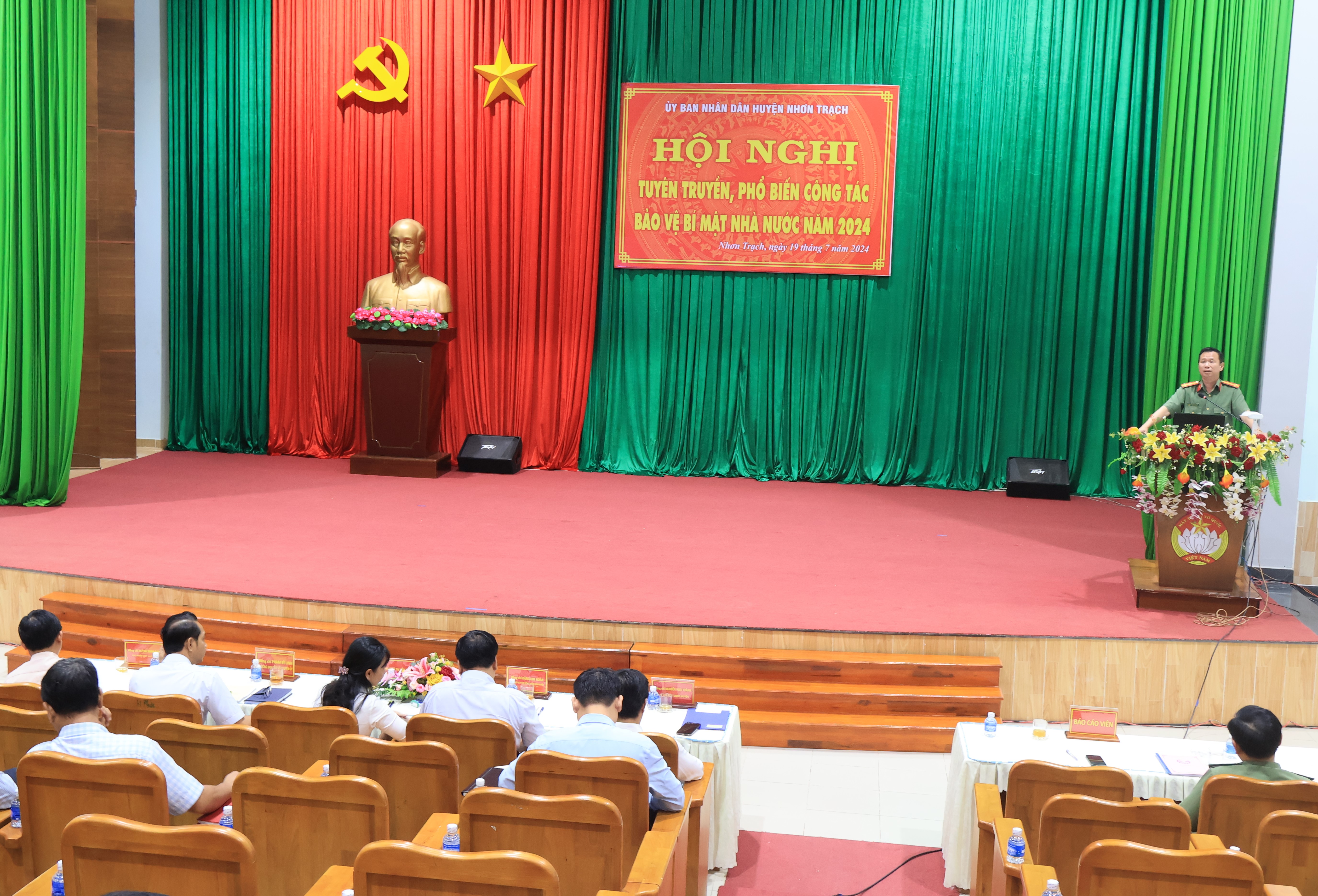 Description: D:\Hinh anh\2024\Thang 7\HỘI NGHỊ TẬP HUẤN BẢO VỆ BÍ MẬT NHÀ NƯỚC\IMG_5094.JPG