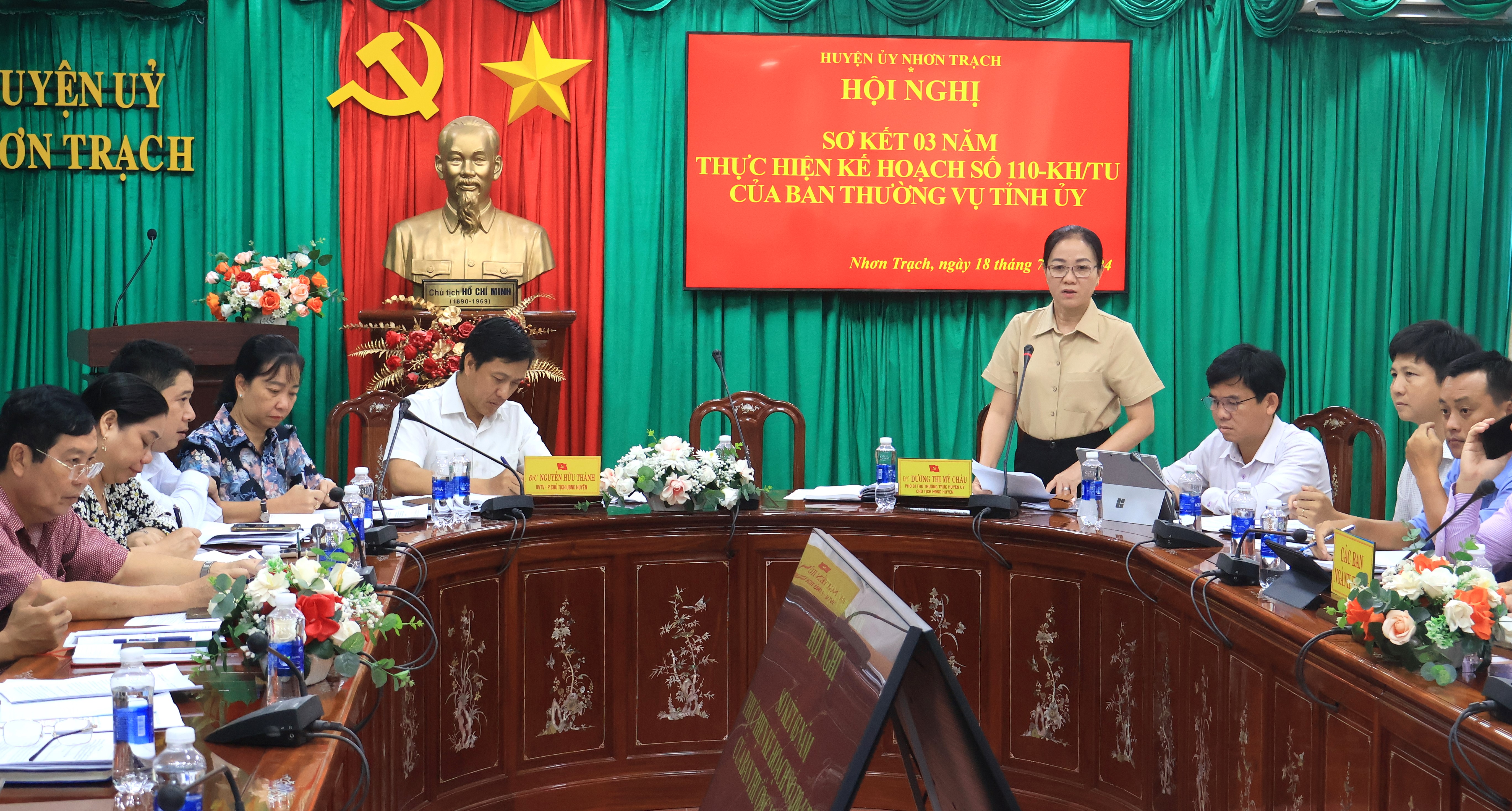Description: D:\Tin Bai\Nam 2024\Thang 7\18 - 7\Đồng chí Dương Thị Mỹ Châu – Phó Bí thư Thường trực Huyện uỷ, Chủ tịch HĐND huyện phát biểu tại Hội nghị.JPG