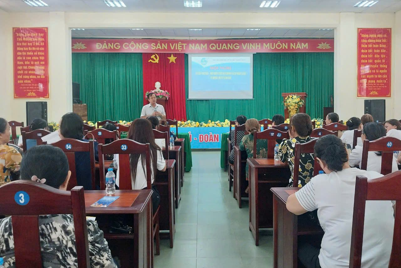 Description: C:\Users\Admin\Desktop\Quang cảnh hội nghị.jpg