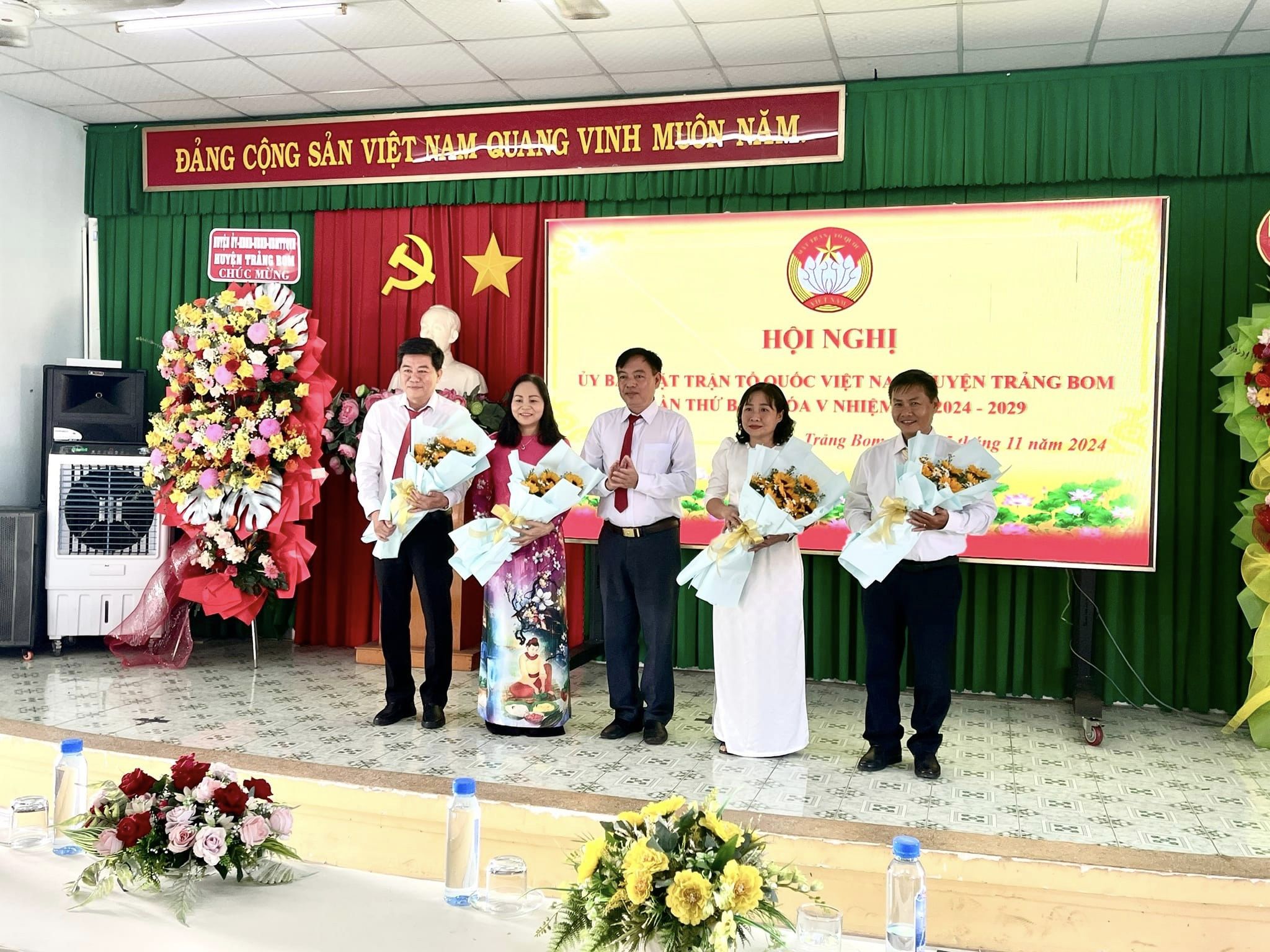 Description: D:\2023-2024 o cung\2024\Họp mặt 18-11-2024\hinh 3 _n.jpg